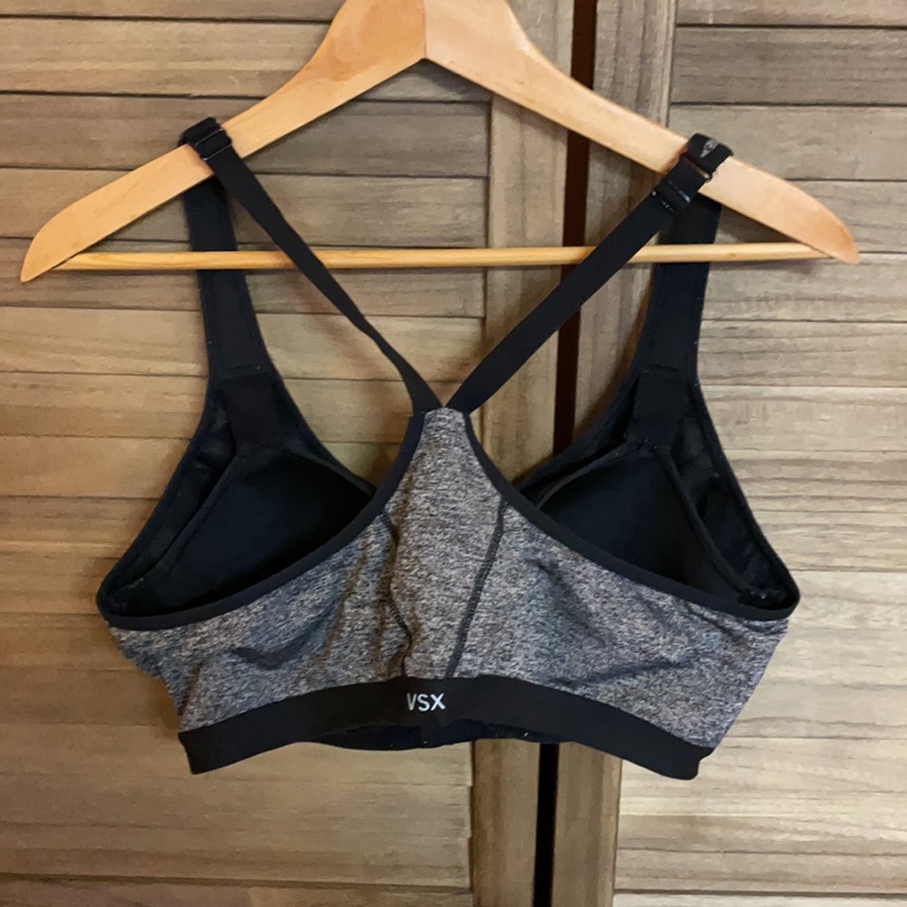 Victoria’s Secret sports bra - Picture 2 of 3